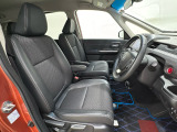前席の画像です。是非運転席に座っていただき視界等をご確認ください。