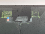 【トヨタセーフティセンス】走行中に前方の車両等を認識し、衝突しそうな時は警報とブレーキで衝突回避と被害軽減をアシスト。より安全にドライブをお楽しみいただけます。