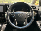 【純正革巻きステアリング】上質な革を使用することで、手にしっかり馴染みとても運転しやすいハンドルです♪