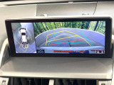 【パノラミックビューモニター】専用のカメラにより、上から見下ろしたような視点で360度クルマの周囲を確認することができます☆死角部分も確認しやすく、狭い場所での切り返しや駐車もスムーズに行えます。