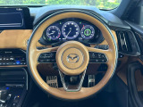 【純正革巻きステアリング】上質な革を使用することで、手にしっかり馴染みとても運転しやすいハンドルです♪