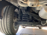 お車を安心してお乗りいただく為には、足回りの定期点検が欠かせません。サービスサポート(有償保証)では無料点検もご提供しており、安心のカーライフをお過ごしいただけるサポート体制が整っています。