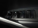 全席オートパワーウィンドウ☆窓の全閉全開が自動で出来るので便利ですよ♪