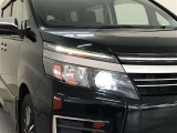 LEDヘッドライトです。デザイン性がよくとても明るいので、夜間の走行や悪天候でも安心です。しかも長寿命!