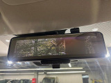 【デジタルルームミラー】後席の大きな荷物や同乗者で後方が確認しづらい時でも安心!カメラが撮影した車両後方の映像をルームミラー内に表示。クリアな視界で状況の確認が可能です!