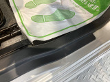 ステップにキズあります。