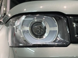 LEDヘッドライトは、点灯の瞬間から最大光量を発揮し、突然暗くなるトンネルなどでの安定感を高めます。