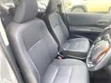 運転席シート廻りは使用感も少なく、良好な状態となっています。前オーナー様が丁寧に使っていたことがよくわかりますね。