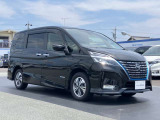 エマージェンシーブレーキ(衝突被害軽減ブレーキ)、フロントカメラが車両や歩行者を検知し警告音と共に衝突回避、軽減をアシストしてくれます。
