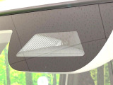 【ホンダセンシング】走行中に前方の車両等を認識し、衝突しそうな時は警報とブレーキで衝突回避と被害軽減をアシスト。より安全にドライブをお楽しみいただけます。