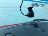 後方を監視するドライブレコーダーもあります。