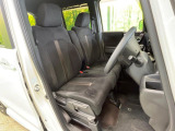 ドライバーによって運転しやすいポジションは異なり、あの車はどうなのか不安なこともありますよね。気になるお車は店頭で乗り込んでご確認いただけます♪