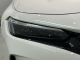 LEDヘッドライトは、点灯の瞬間から最大光量を発揮し、突然暗くなるトンネルなどでの安定感を高めます。