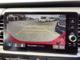 バックモニター付きで、車庫入れやバック時の後方確認をサポート。