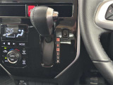 ハンドルに近い位置で、運転席からも見やすく操作しやすい ☆★インパネシフト★☆ どのギアに入っているか一目瞭然(^^)
