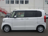 車両の乗降りがしやすい低いステップ、アシストグリップも持ちやすい位置に!