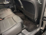 メルセデス・ベンツの定める厳しい基準をクリアしたお車のみをご案内させて頂きます。納車前整備はメーカー規定に基づき当店3Fの指定工場で入念に行なわれます。熟練のメカニックがお客様のお車を整備致します。