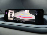 360&deg;モニターが標準装備されておりますので、細い道や狭い駐車場でもラクラク♪ 視認性もバッチリです。