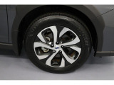 225/60R18インチタイヤが装着されてます。