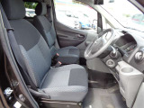 清潔で広々した座席です!是非、現車を見て体感してみてください。