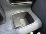 運転席で使用できるドリンクホルダーです。