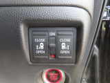両側電動パワースライドドア付き。運転席からも簡単に開閉もできます。