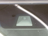 【ホンダセンシング】走行中に前方の車両等を認識し、衝突しそうな時は警報とブレーキで衝突回避と被害軽減をアシスト。より安全にドライブをお楽しみいただけます。