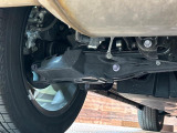 お車を安心してお乗りいただく為には、足回りの定期点検が欠かせません。サービスサポート(有償保証)では無料点検もご提供しており、安心のカーライフをお過ごしいただけるサポート体制が整っています。