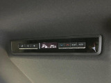 【リアオートエアコン】広い後部座席には必須の機能!風量や温度を自動で調整し前席と同様な車内環境にしてくれるリアオートエアコンを装備。夏の暑さも冬の寒さもストレスなく快適にお過ごしいただけます♪