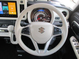 運転し易いステアリング。【アダプティブクルーズコントロール】・【ステアリングオーディオスイッチ】付。