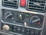 気温に合わせて直感的に操作することで、車内をいつでも快適に保てます。
