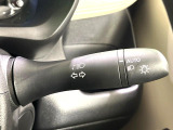 【オートライト】周りの明るさに応じて自動でヘッドライトの点灯・消灯ができる機能です!ライトの付け忘れ・消し忘れなどが無くなり、雨の日や夕方の走行も安心!トンネル通過時も便利ですね♪