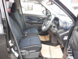 清潔で広々した座席です!是非、現車を見て体感してみてください。