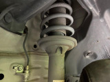 お車を安心してお乗りいただく為には、足回りの定期点検が欠かせません。サービスサポート(有償保証)では無料点検もご提供しており、安心のカーライフをお過ごしいただけるサポート体制が整っています。