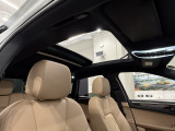 パノラマ ルーフ システム搭載で空気の入れ替えができたり、自然光が入るので車内が明るくなり気持ちよくドライブができます。