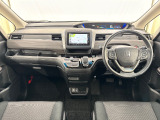 いつでも気持ちよく運転できて、使い勝手のいい収納や体をケアするシート、細部にまでこだわったインテリア♪