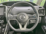 【純正革巻きステアリング】上質な革を使用することで、手にしっかり馴染みとても運転しやすいハンドルです♪