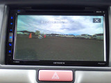 バックカメラ装備しております。駐車時に大変役に立ちますよ。駐車が苦手な方にも便利機能です。