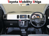 シンプルな運転席周りです。インパネ周りの各操作スイッチ類も使いやすいよう配置されています!