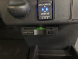 ETCを装備しています☆有料道路の料金所をノンストップで通過できてとても便利です☆高速道路のETC割引なども使えるのであるに越したことはない機能です!