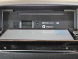 純正メモリーナビ(MJ320d-W) CD・DVD再生  CD録音可 フルセグTV Bluetooth対応★携帯電話にダウンロードした音楽が車内でも楽しめます。ハンズフリー通話も可能です !