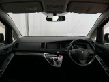 見通しのよいすっきりとした視界で、誰でも運転しやすいです。運転のしやすさは疲れにくさにも繋がりますよ♪