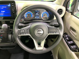 【ステアリングスイッチ】運転中、前方から目線をそらすことなく、オーディオ等の操作が可能な便利機能!安心&快適なドライブを演出してくれます♪普段のお買い物や通勤、送迎等に十分な荷室スペースを確保しており