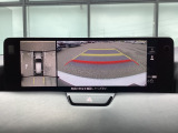 狭い場所での駐車やすれ違いなどでより的確な運転操作に役立つ360&deg;ビューモニターが装備されています。