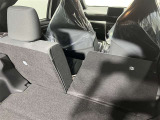 分割可倒式なので人も乗れて荷物も積めます