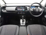 ◆視界広々で非常に運転しやすくロングドライブでも疲れを感じさせないすっきりとまとまったインパネ周りです。