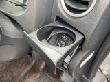 運転席ドリンクホルダーです。