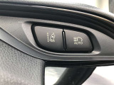 【レーンディパーチャーアラート】ドライバーがウインカー操作を行わずに車線を逸脱する可能性がある場合、ブザーとディスプレイ表示による警報でお知らせします。
