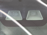 【スマートアシスト】走行中に前方の車両等を認識し、衝突しそうな時は警報とブレーキで衝突回避と被害軽減をアシスト。より安全にドライブをお楽しみいただけます。