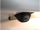 バックカメラが付いているので後方確認が非常にしやすいです。今や運転初心者も熟練者も必須装備!ついていて損はないですね♪